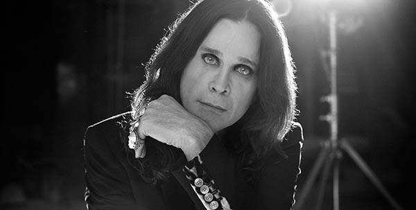 ozzy osbourne lider cantante black sabbath principe tinieblas heavy metal rock atora ahoga accidente incidente hispotalizado pulmon noticias metalzone